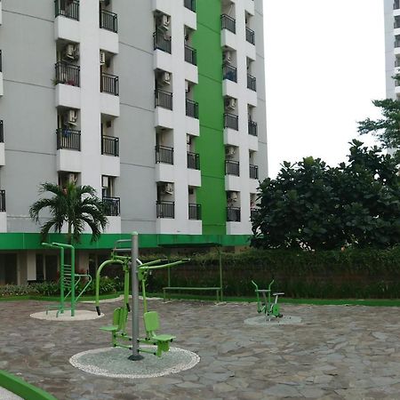 Green Lake View Just Sleep & Cozy Hotel Pondokcabe Hilir Exterior photo