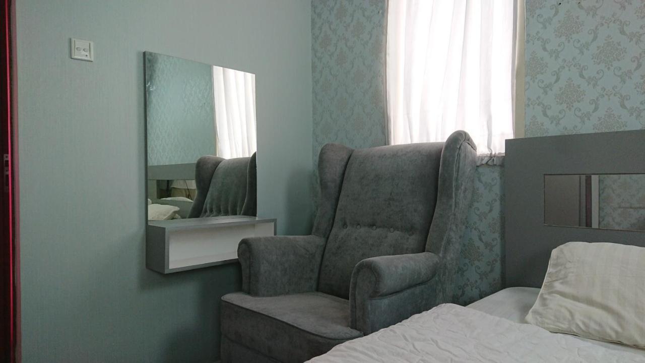 Green Lake View Just Sleep & Cozy Hotel Pondokcabe Hilir Exterior photo