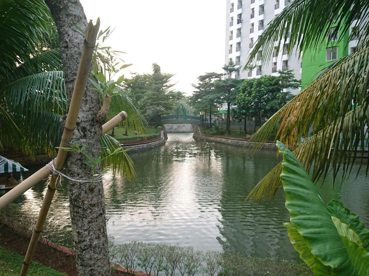 Green Lake View Just Sleep & Cozy Hotel Pondokcabe Hilir Exterior photo